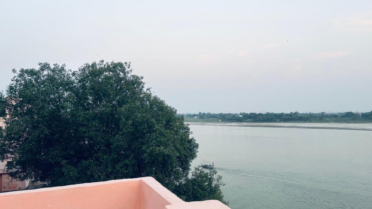 Tandon Lodge On The Ganga Ghat Homestay Varanasi Exterior foto