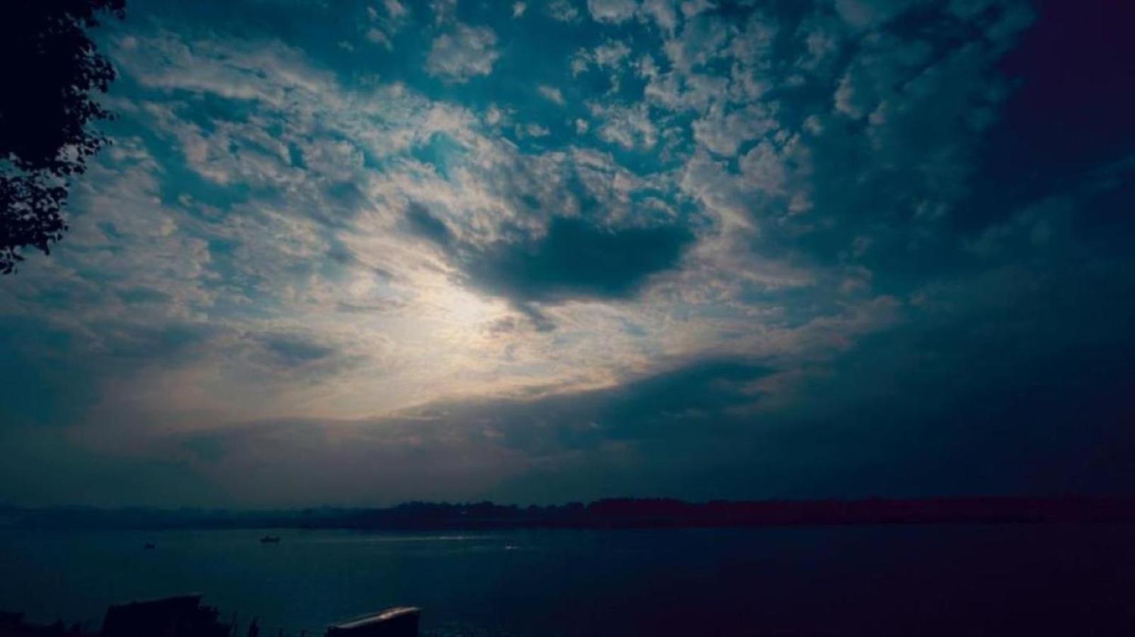 Tandon Lodge On The Ganga Ghat Homestay Varanasi Exterior foto